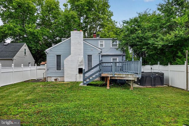 28 W COUNTY LINE RD, Hatboro, PA 19040