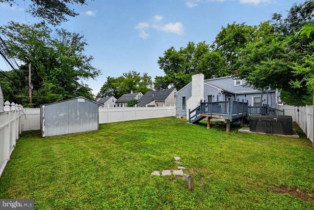 28 W COUNTY LINE RD, Hatboro, PA 19040