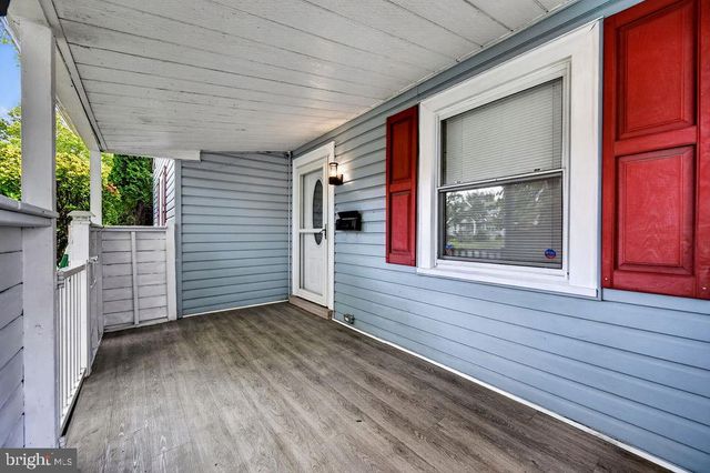 28 W COUNTY LINE RD, Hatboro, PA 19040
