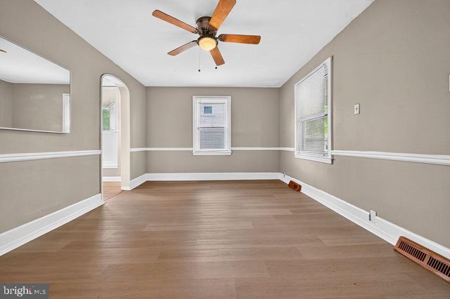 28 W COUNTY LINE RD, Hatboro, PA 19040