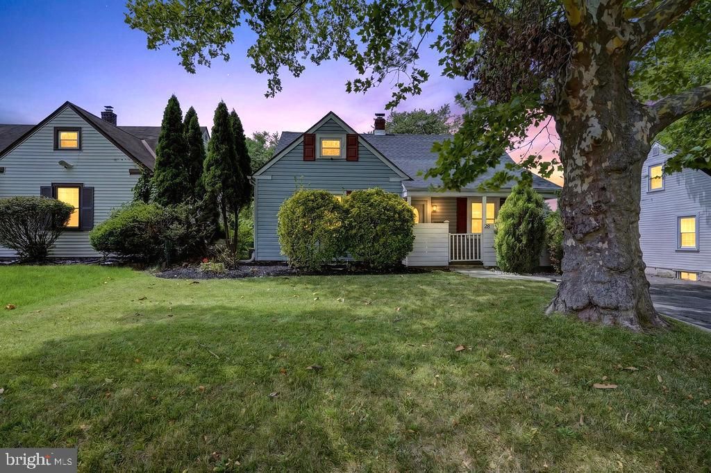 28 W COUNTY LINE RD, Hatboro, PA 19040