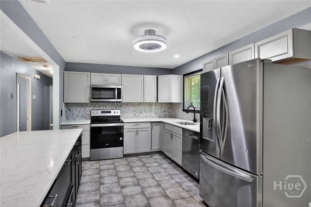 1621 Cloverdale Drive, Savannah, GA 31415