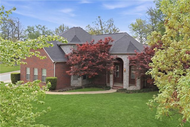 4200 Seminole Drive, Rogers, AR 72758