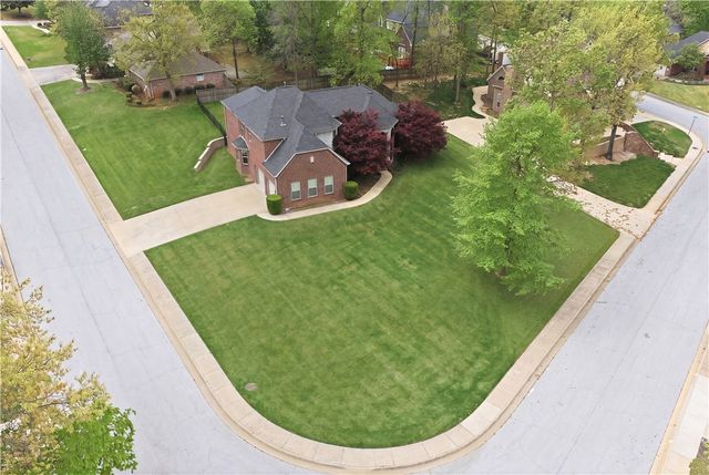 4200 Seminole Drive, Rogers, AR 72758