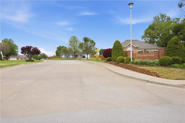 4200 Seminole Drive, Rogers, AR 72758