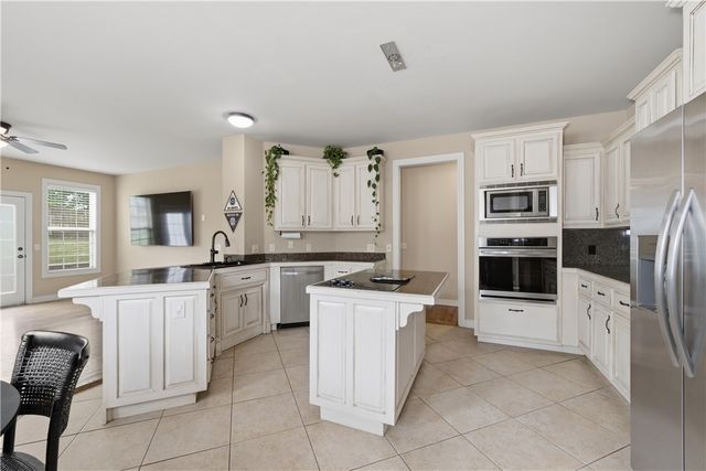 4200 Seminole Drive, Rogers, AR 72758