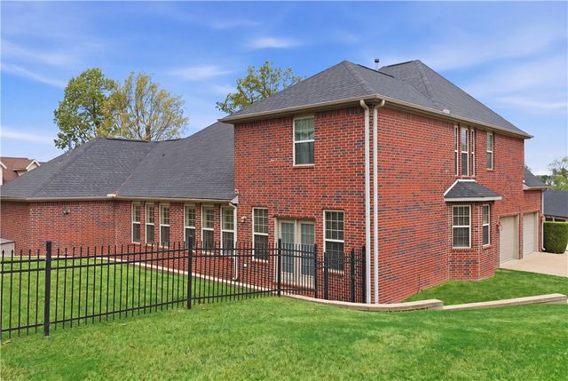 4200 Seminole Drive, Rogers, AR 72758