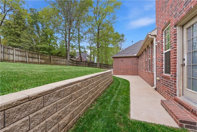 4200 Seminole Drive, Rogers, AR 72758