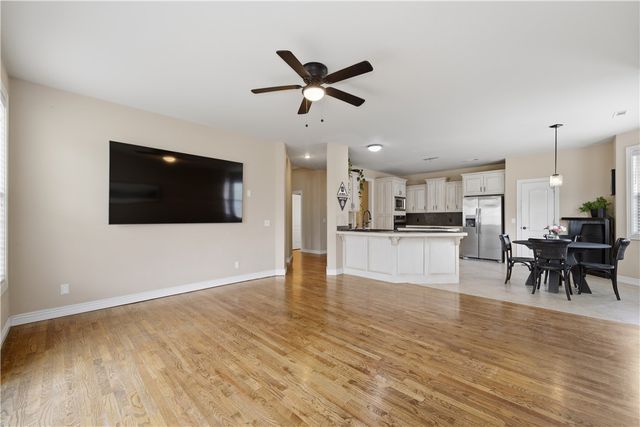4200 Seminole Drive, Rogers, AR 72758