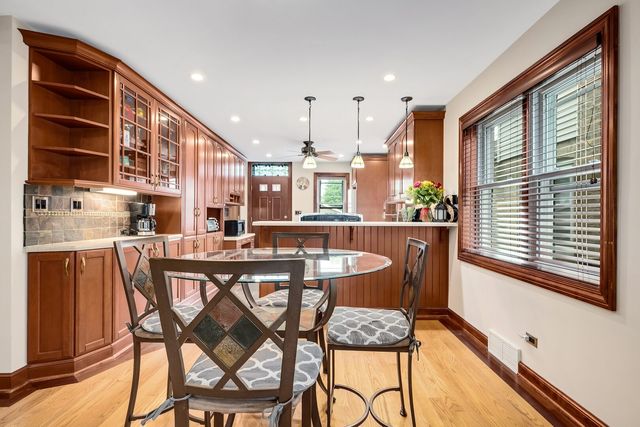 6217 S Mason Avenue, Chicago, IL 60638