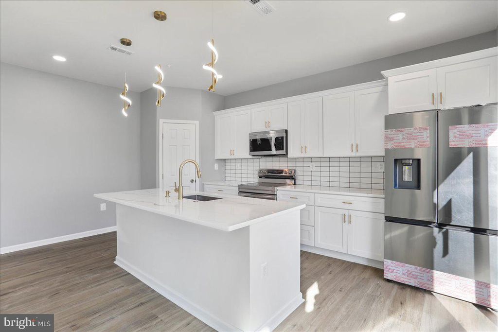 Image 11 of property listing at 716 GREENWAY AVE, Cumberland, MD 21502