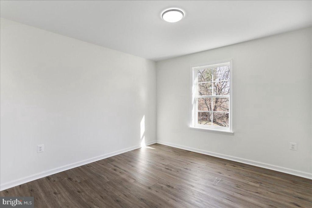 Image 21 of property listing at 716 GREENWAY AVE, Cumberland, MD 21502