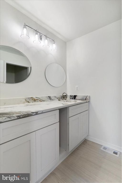 Image 26 of property listing at 716 GREENWAY AVE, Cumberland, MD 21502