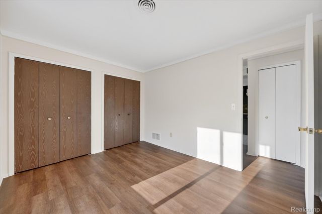 29900 N Grand Oaks Drive, Warren, MI 48092