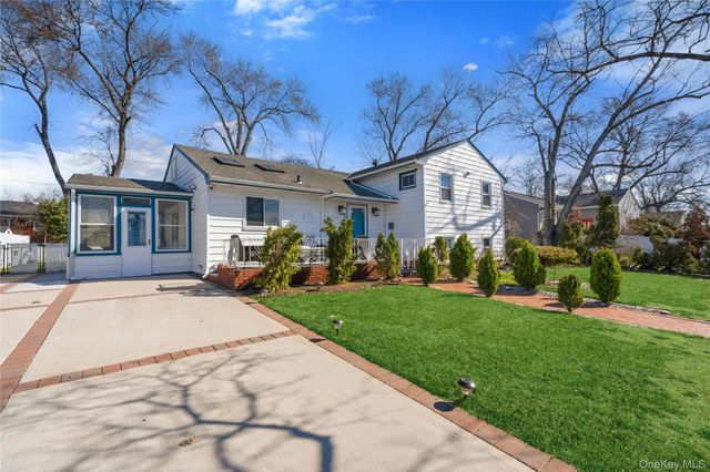 70 Forest Road, Valley Stream, NY 11581