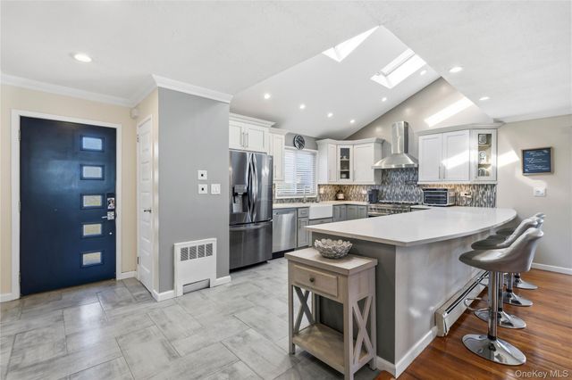 70 Forest Road, Valley Stream, NY 11581