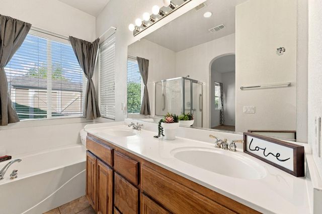 1697 San Antonio Ln, Roseville, CA 95747