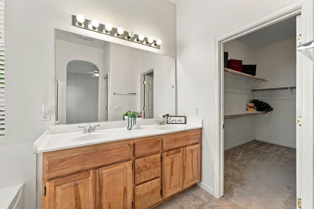 1697 San Antonio Ln, Roseville, CA 95747
