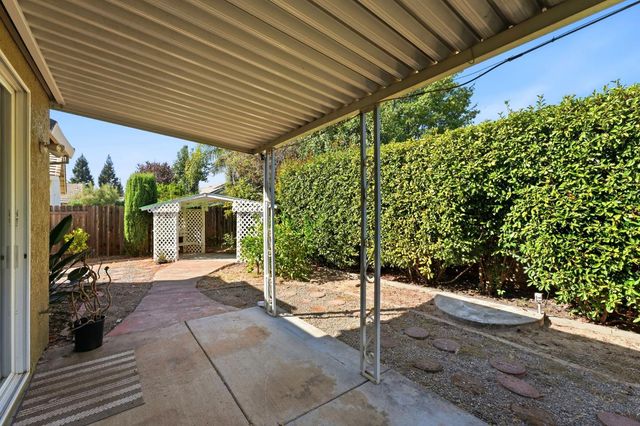 1697 San Antonio Ln, Roseville, CA 95747