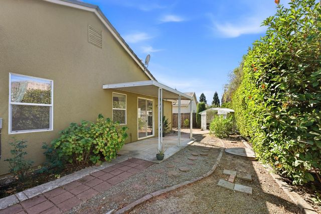 1697 San Antonio Ln, Roseville, CA 95747