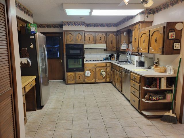 110 Meadowlake Ct, Hendersonville, TN 37075