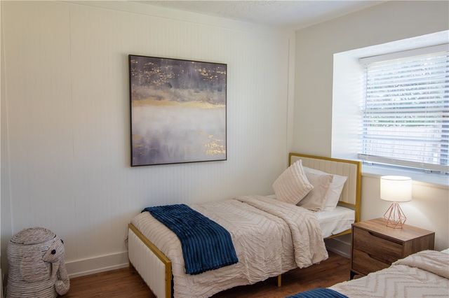 3213 Heatherwood Drive, Bryan, TX 77801