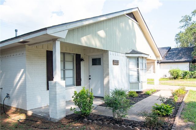 3213 Heatherwood Drive, Bryan, TX 77801