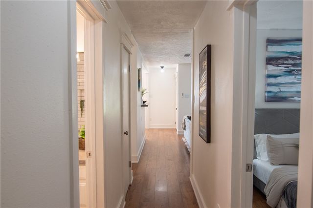3213 Heatherwood Drive, Bryan, TX 77801