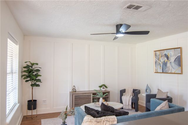 3213 Heatherwood Drive, Bryan, TX 77801