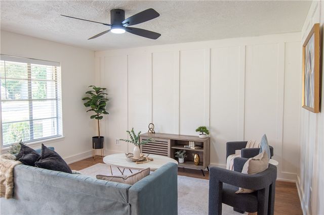 3213 Heatherwood Drive, Bryan, TX 77801