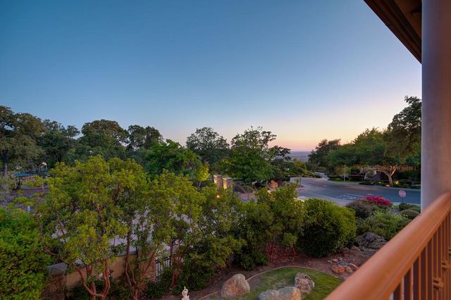 185 Powers Dr, El Dorado Hills, CA 95762