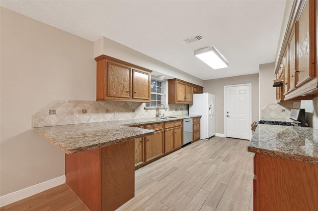 8718 Rowen Court, Needville, TX 77461