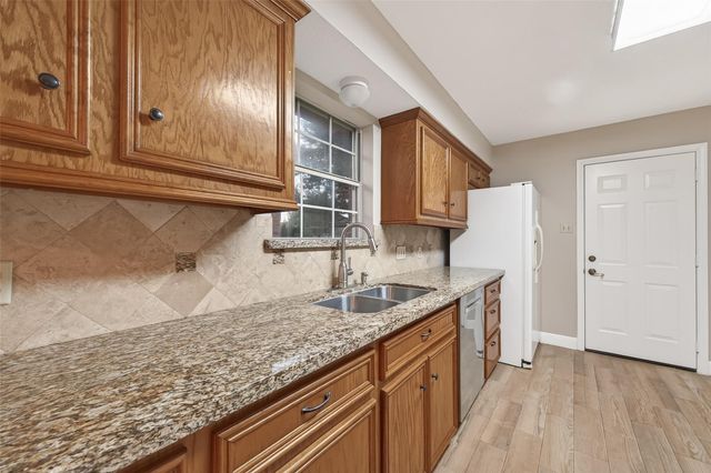 8718 Rowen Court, Needville, TX 77461