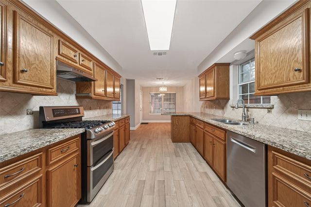 8718 Rowen Court, Needville, TX 77461