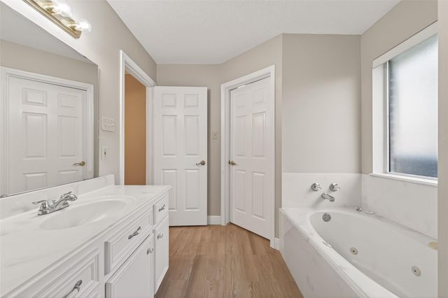 8718 Rowen Court, Needville, TX 77461