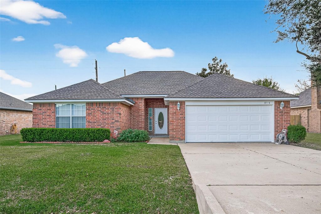 8718 Rowen Court, Needville, TX 77461