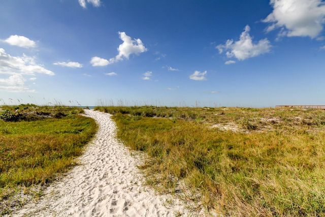 880 MANDALAY AVENUE 604, Clearwater Beach, FL 33767