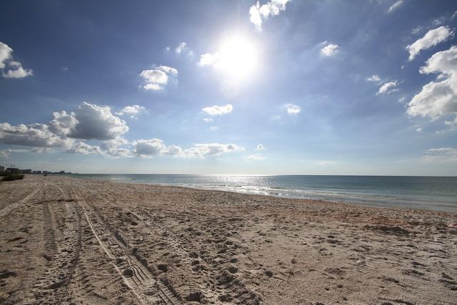 880 MANDALAY AVENUE 604, Clearwater Beach, FL 33767