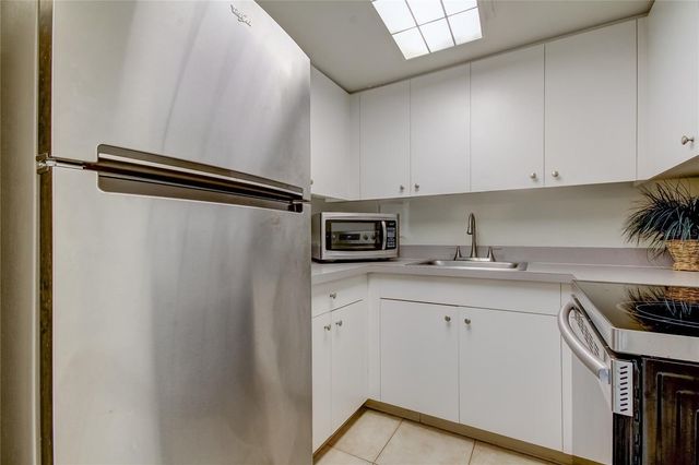 880 MANDALAY AVENUE 604, Clearwater Beach, FL 33767