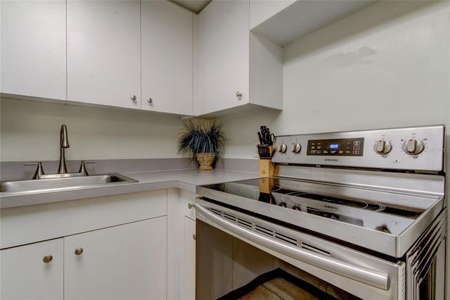 880 MANDALAY AVENUE 604, Clearwater Beach, FL 33767