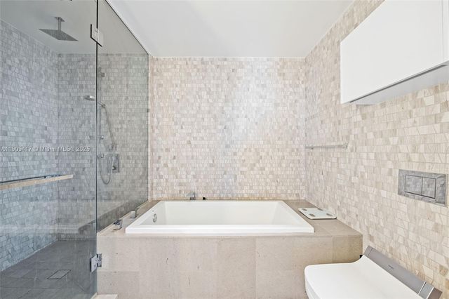 88 SW 7th St 3101, Miami, FL 33130