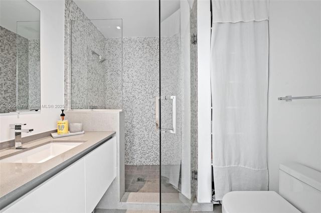 88 SW 7th St 3101, Miami, FL 33130