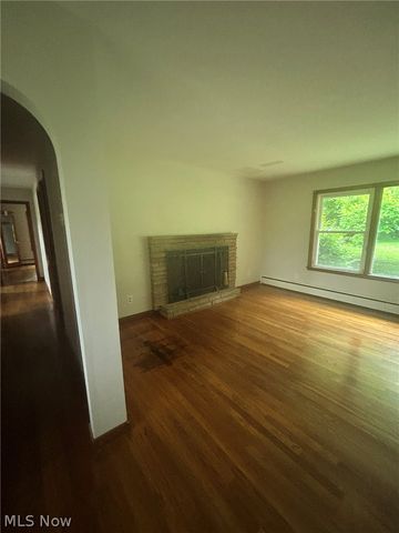 2569 Johnnycake Road SE, Warren, OH 44484