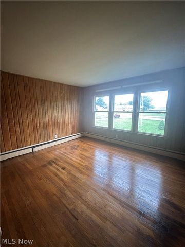 2569 Johnnycake Road SE, Warren, OH 44484