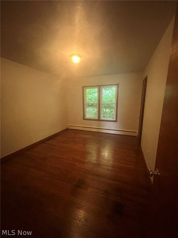 2569 Johnnycake Road SE, Warren, OH 44484