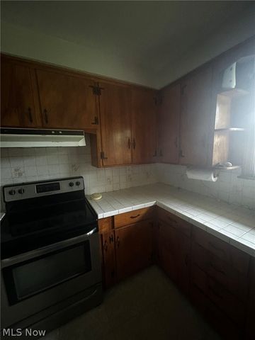 2569 Johnnycake Road SE, Warren, OH 44484