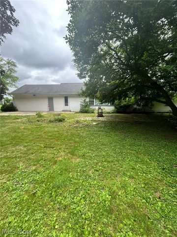 2569 Johnnycake Road SE, Warren, OH 44484