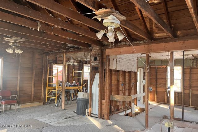 525 Big Hill Rd, Hope, ID 83836