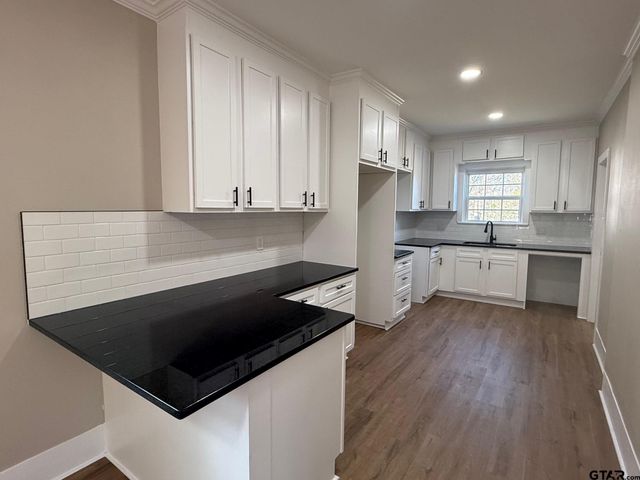 1512 E HOUSTON ST, Tyler, TX 75702