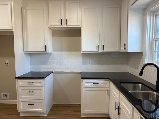 1512 E HOUSTON ST, Tyler, TX 75702